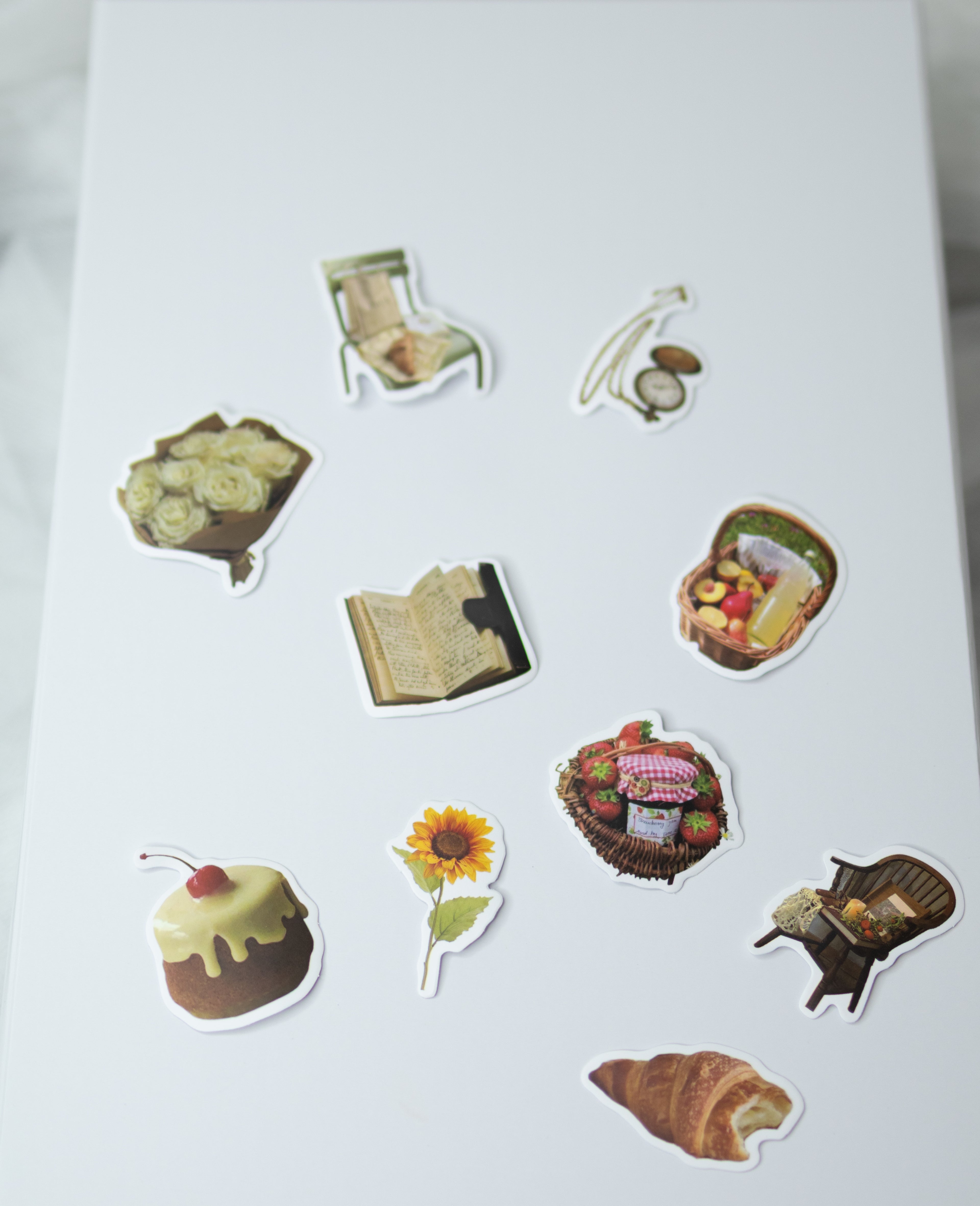 🤍 Pause Box – Slow Moments( (White)